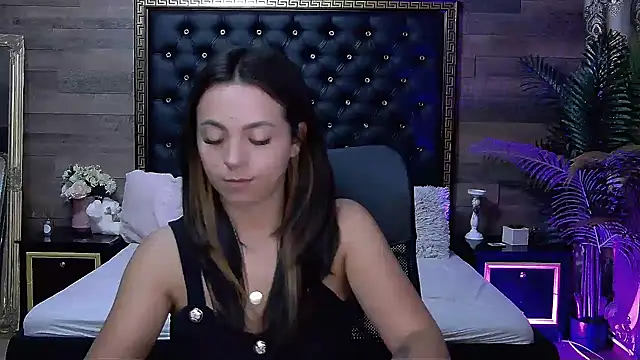 Snapshot of PlayfulElla chatting on September 2025 04:46:02 AM PlayfulElla online show from September 2025 04:46:02 AM