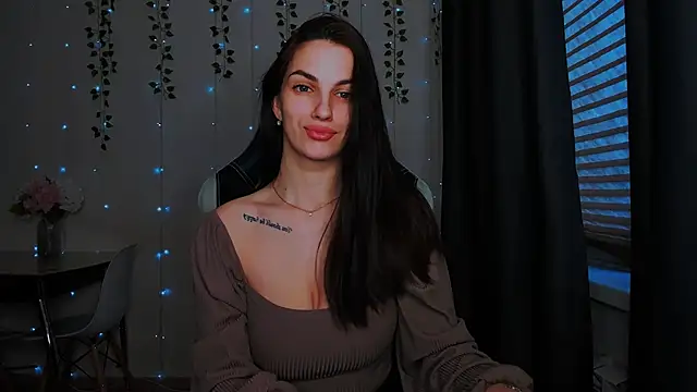 Snapshot of KarlaSim chatting on January 2025 12:50:01 PM KarlaSim online show from January 2025 12:50:01 PM