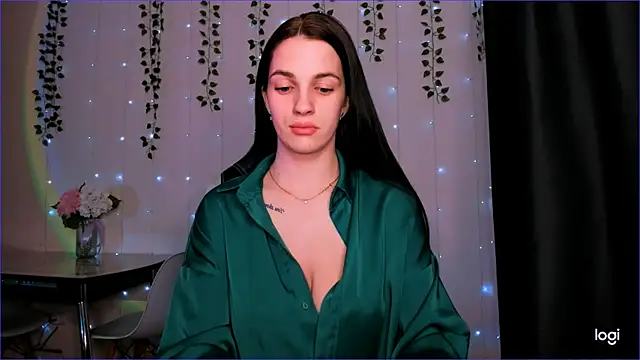 Snapshot of KarlaSim chatting on February 2025 08:25:01 PM KarlaSim online show from February 2025 08:25:01 PM