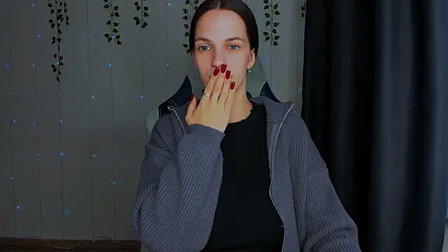 Snapshot of KarlaSim chatting on October 2025 10:26:01 AM KarlaSim online show from October 2025 10:26:01 AM