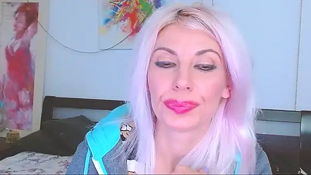 HoneyLara online show from February 2025 04:15:01 AM