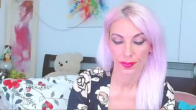 HoneyLara online show from October 2025 08:18:01 PM