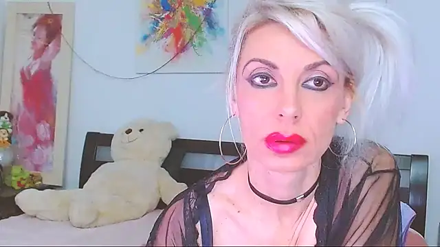 HoneyLara online show from January 2026 11:43:01 PM