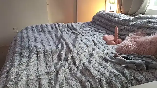 JESS LOVES online show from December 2024 07:08:02 PM