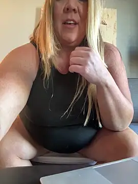 JESS LOVES online show from March 2025 04:00:02 PM