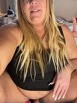 JESS LOVES online show from February 2026 09:02:01 PM