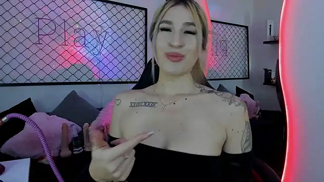 Atenea Klett  online show from February 2025 01:30:01 PM