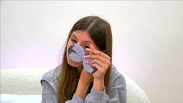 LillianKim online show from September 2025 08:47:01 AM