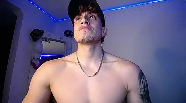 Snapshot of strongboy_ chatting on December 2024 02:42:01 AM strongboy online show from December 2024 02:42:01 AM