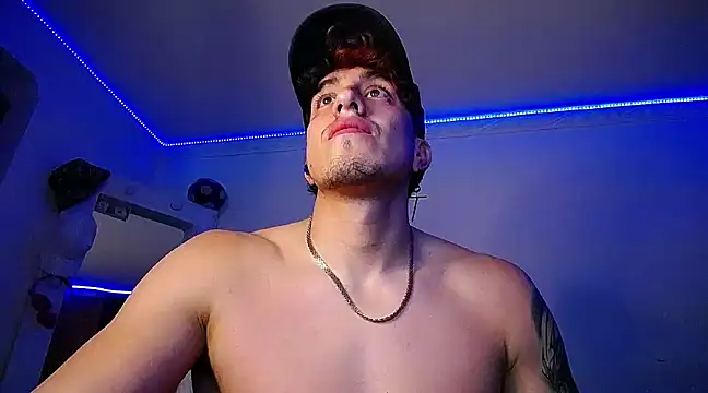 Snapshot of strongboy_ chatting on December 2024 12:00:01 AM strongboy online show from December 2024 12:00:01 AM