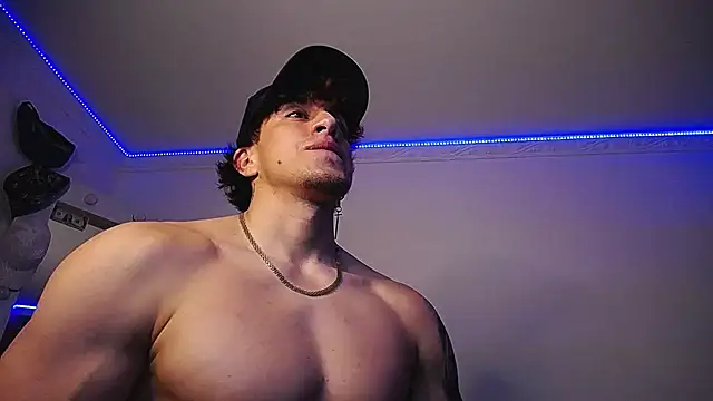 Snapshot of strongboy_ chatting on January 2025 08:25:02 AM strongboy online show from January 2025 08:25:02 AM