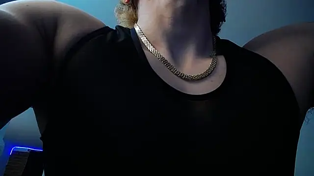 Snapshot of strongboy_ chatting on February 2025 01:40:02 AM strongboy online show from February 2025 01:40:02 AM