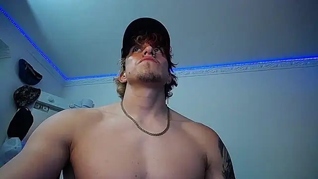 Snapshot of strongboy_ chatting on March 2025 01:54:02 AM strongboy online show from March 2025 01:54:02 AM