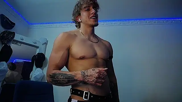 Snapshot of strongboy_ chatting on March 2025 01:24:02 AM strongboy online show from March 2025 01:24:02 AM