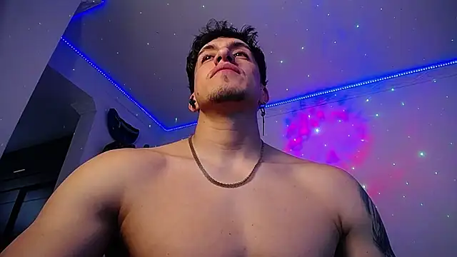 Snapshot of strongboy_ chatting on November 2025 07:24:01 PM strongboy online show from November 2025 07:24:01 PM