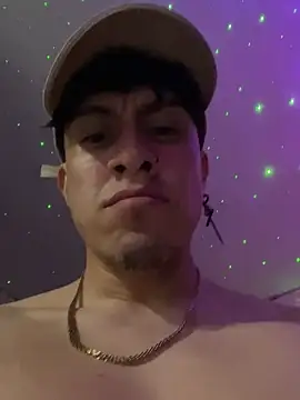 Snapshot of strongboy_ chatting on December 2025 03:48:01 AM strongboy online show from December 2025 03:48:01 AM