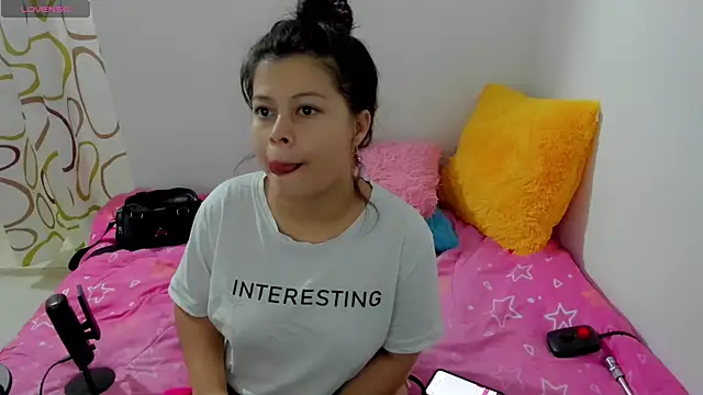 Snapshot of sweetnia chatting on December 2024 09:43:01 PM sweetnia online show from December 2024 09:43:01 PM
