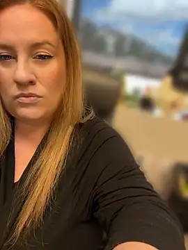 cinnatitties online show from June 2026 08:04:01 PM