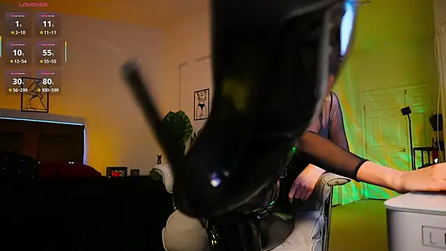 Alexa Lover Ra online show from November 2025 01:34:02 PM