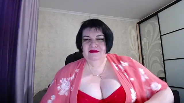 JuicyLady Di online show from December 2025 05:48:02 AM