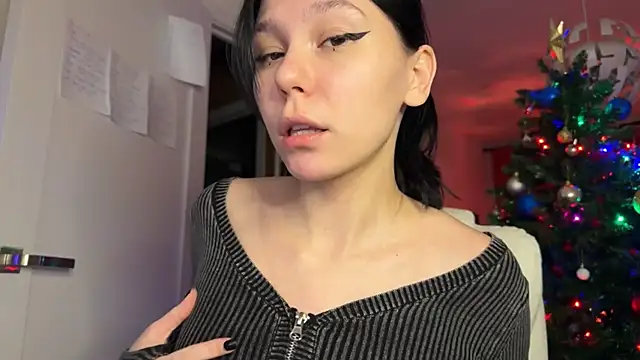 Snapshot of pinkdolly18 chatting on December 2024 09:58:02 PM pinkdolly18 online show from December 2024 09:58:02 PM