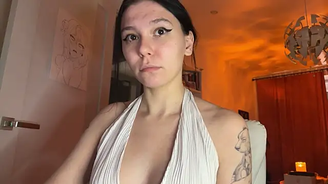 Snapshot of pinkdolly18 chatting on October 2025 10:20:02 PM pinkdolly18 online show from October 2025 10:20:02 PM