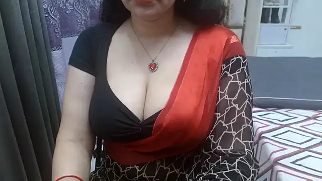 Snapshot of Lovelywife786 chatting on May 2026 05:13:01 AM Lovelywife786 online show from May 2026 05:13:01 AM