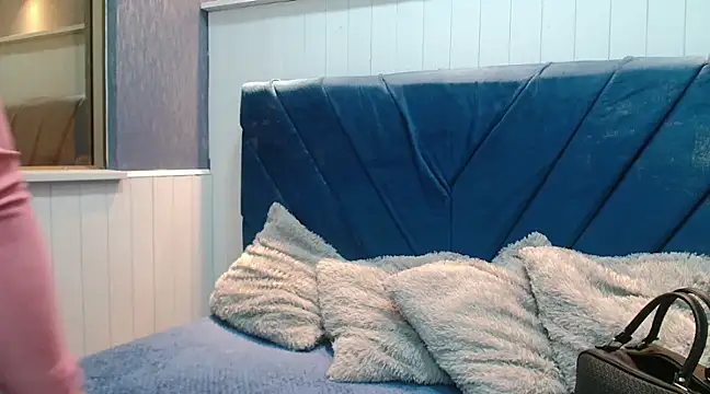 Snapshot of EmilyQueen3x chatting on March 2025 07:38:01 PM EmilyQueen3x online show from March 2025 07:38:01 PM