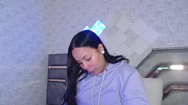 Snapshot of EmilyQueen3x chatting on September 2025 02:06:02 PM EmilyQueen3x online show from September 2025 02:06:02 PM