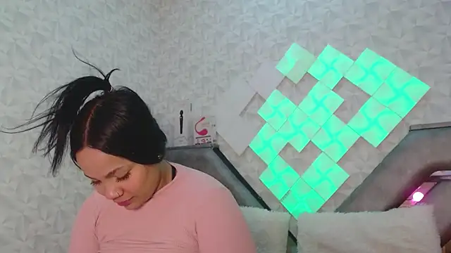 Snapshot of EmilyQueen3x chatting on September 2025 01:23:02 PM EmilyQueen3x online show from September 2025 01:23:02 PM