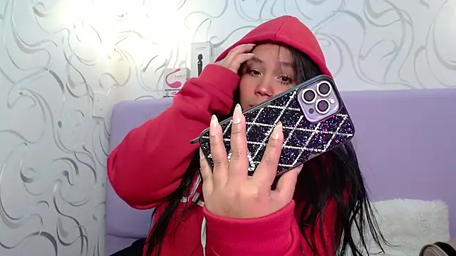 Snapshot of EmilyQueen3x chatting on October 2025 01:32:02 PM EmilyQueen3x online show from October 2025 01:32:02 PM