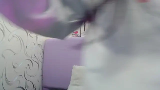 Snapshot of EmilyQueen3x chatting on October 2025 01:23:02 PM EmilyQueen3x online show from October 2025 01:23:02 PM