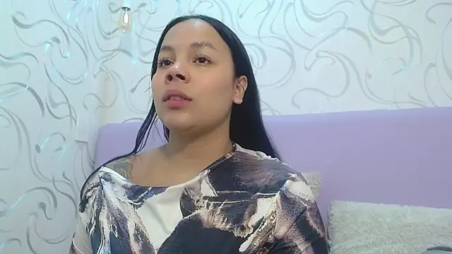 Snapshot of EmilyQueen3x chatting on November 2025 03:19:02 PM EmilyQueen3x online show from November 2025 03:19:02 PM