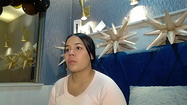 Snapshot of EmilyQueen3x chatting on December 2025 09:08:02 PM EmilyQueen3x online show from December 2025 09:08:02 PM