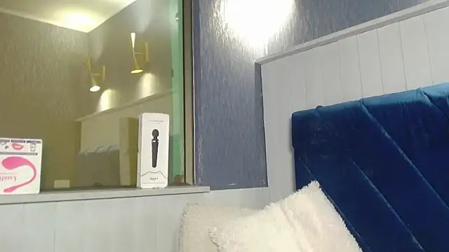 Snapshot of EmilyQueen3x chatting on February 2026 01:46:01 AM EmilyQueen3x online show from February 2026 01:46:01 AM