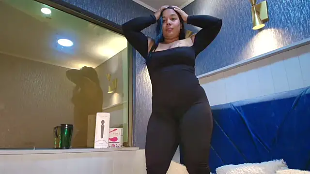 Snapshot of EmilyQueen3x chatting on February 2026 02:35:01 PM EmilyQueen3x online show from February 2026 02:35:01 PM