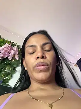 ArielleMillerr online show from October 2025 05:43:01 PM
