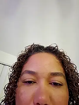 Snapshot of cataleya-glen chatting on October 2025 12:28:01 PM cataleya-glen online show from October 2025 12:28:01 PM