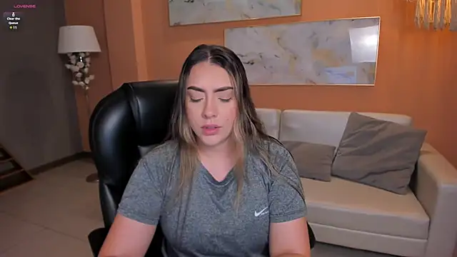 Snapshot of MartinnaBonnet chatting on January 2025 10:57:01 AM MartinnaBonnet online show from January 2025 10:57:01 AM