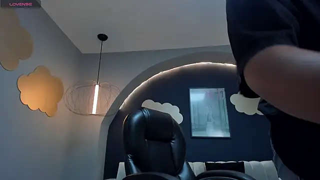 Snapshot of MartinnaBonnet chatting on February 2025 10:25:02 AM MartinnaBonnet online show from February 2025 10:25:02 AM