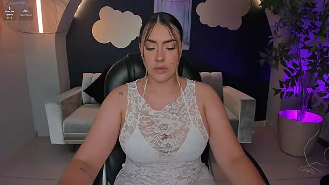 Snapshot of MartinnaBonnet chatting on February 2025 04:39:02 PM MartinnaBonnet online show from February 2025 04:39:02 PM