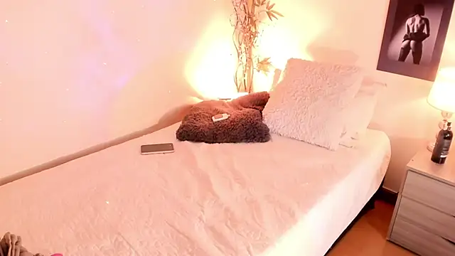 Alicee Levine online show from November 2025 09:05:02 PM