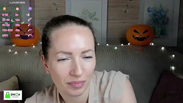 Queenymel online show from October 2025 03:46:01 PM