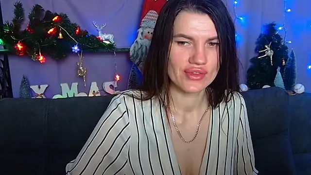 Snapshot of MilaLoona chatting on December 2024 07:20:01 AM MilaLoona online show from December 2024 07:20:01 AM