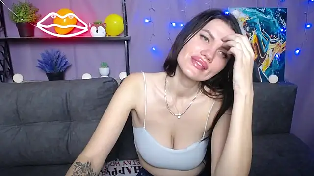 Snapshot of MilaLoona chatting on January 2025 01:19:02 PM MilaLoona online show from January 2025 01:19:02 PM