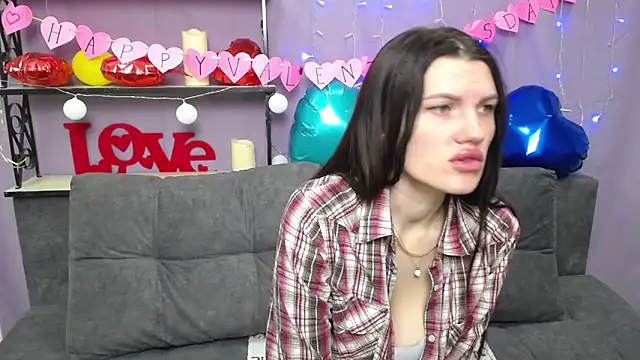 Snapshot of MilaLoona chatting on February 2025 07:03:01 AM MilaLoona online show from February 2025 07:03:01 AM