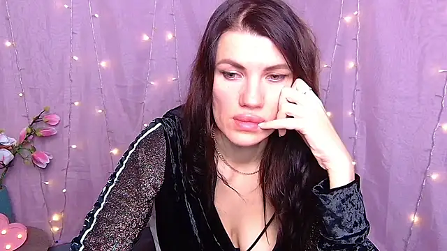 Snapshot of MilaLoona chatting on March 2026 07:14:02 AM MilaLoona online show from March 2026 07:14:02 AM