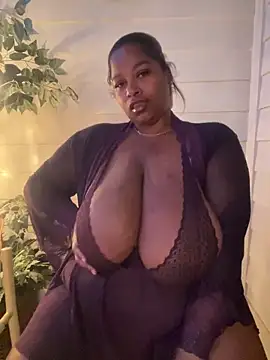 BigFineSelena online show from October 2025 11:47:01 PM