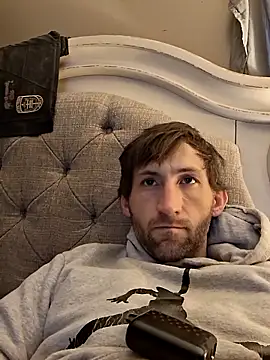 lewis7869 online show from December 2025 05:44:02 PM