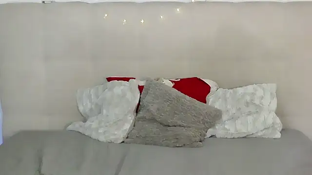 PetersEmily online show from February 2025 09:04:01 PM